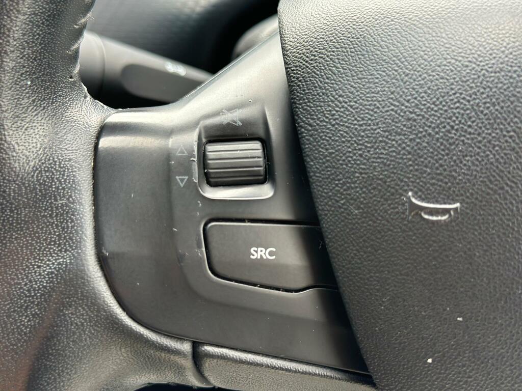 Peugeot 2008 1.2 Vti Active White #16