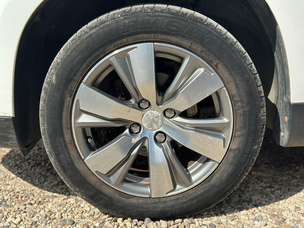 Peugeot 2008 1.2 Vti Active White #42