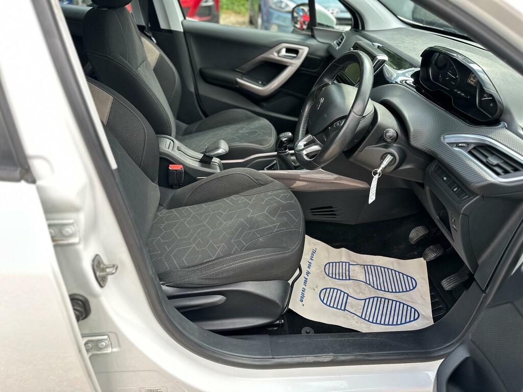 Peugeot 2008 1.2 Vti Active White #32