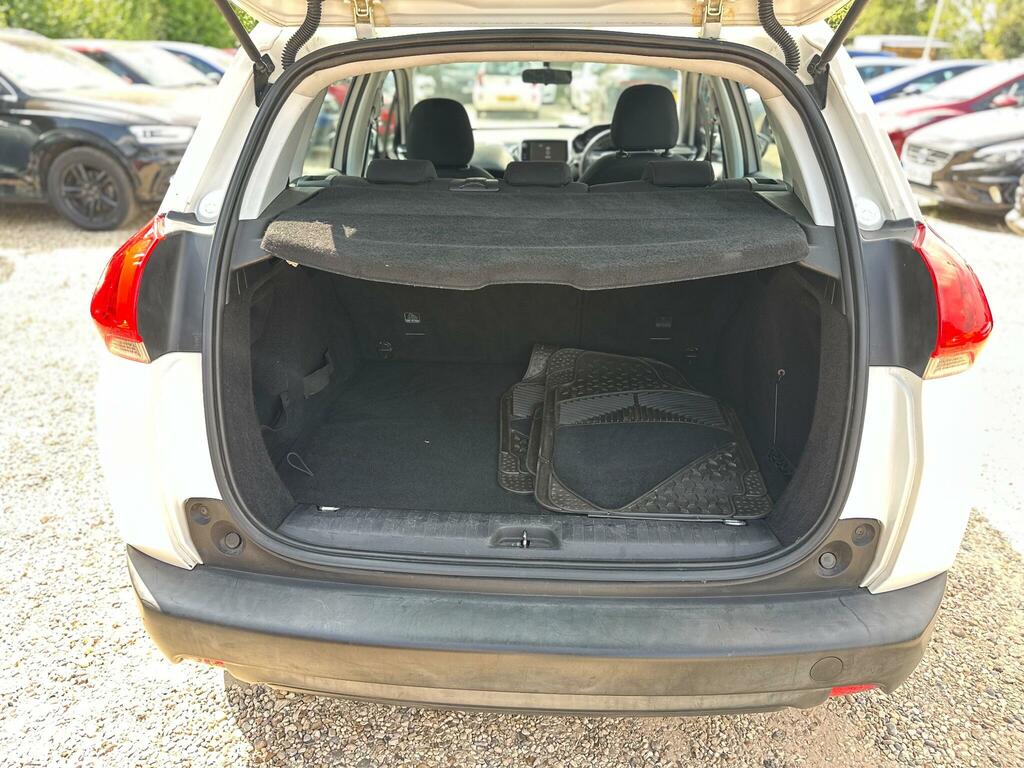 Peugeot 2008 1.2 Vti Active White #9