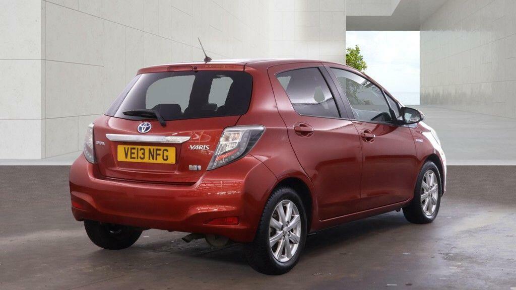 Toyota Yaris Hatchback Silver #5