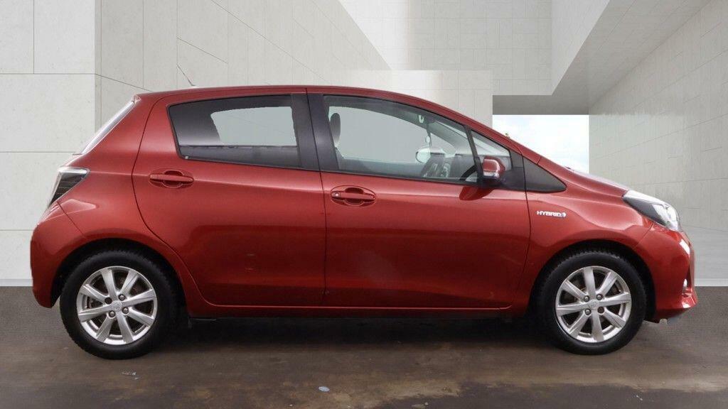 Toyota Yaris Hatchback Silver #7