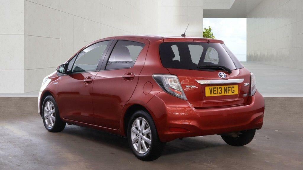 Toyota Yaris Hatchback Silver #4