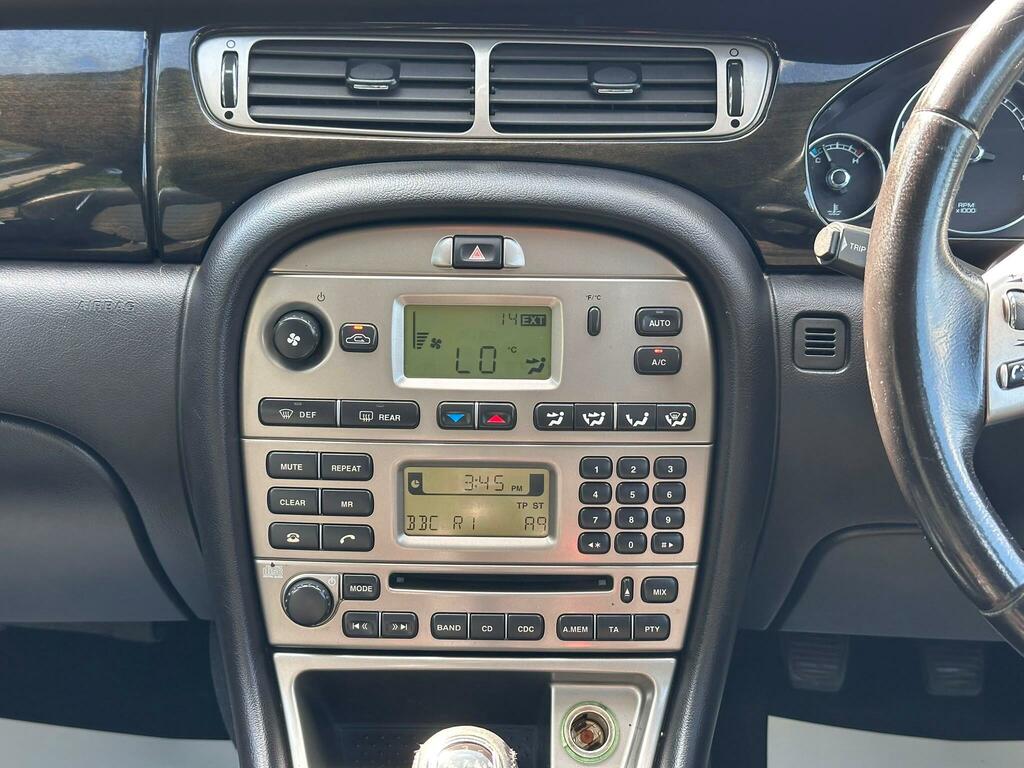 Jaguar X-Type 2.2D S Estate 164 Gkm, 152 Bhp Silver #14