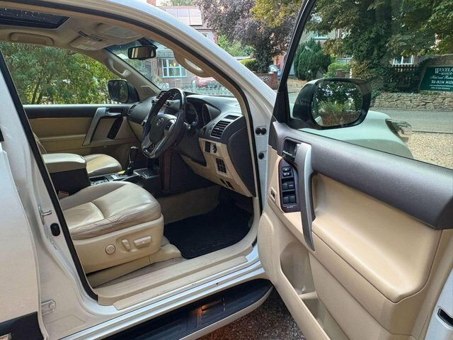 Toyota Land Cruiser D-4d Invincible White #9