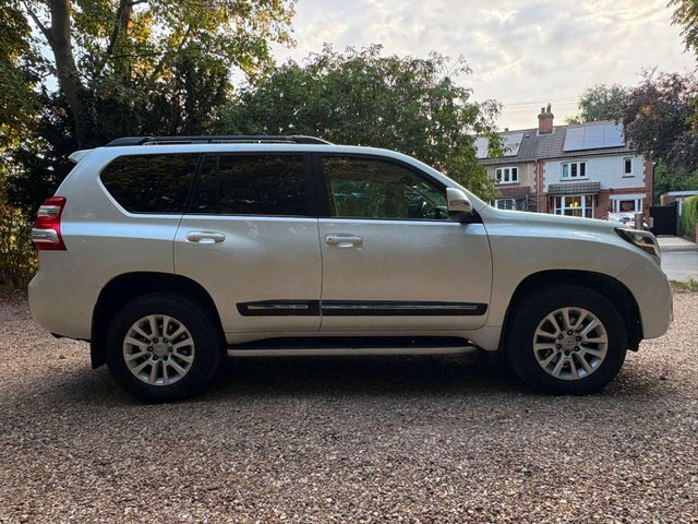 Toyota Land Cruiser D-4d Invincible White #8