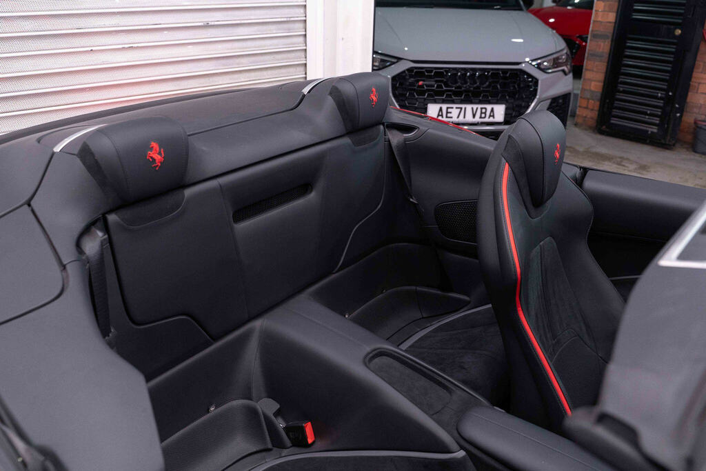 Ferrari Roma V8 Roma Spider Red #18