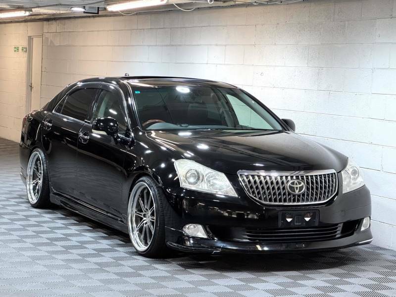 Toyota Crown Majesta 4.6 V8 G Type Wald Body Kit - 2009 09 Black