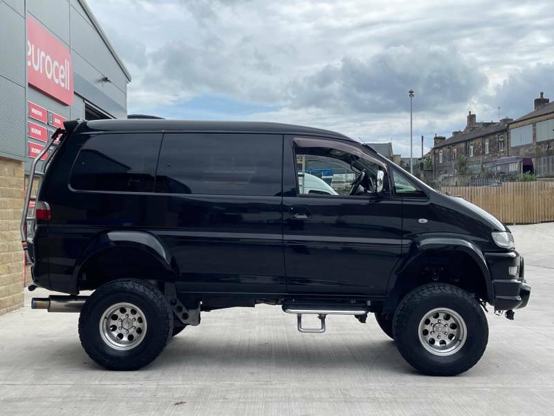 Mitsubishi Delica Spacegear 3.0 V6 Active Field Ed Lifted - 1996 N Black #6