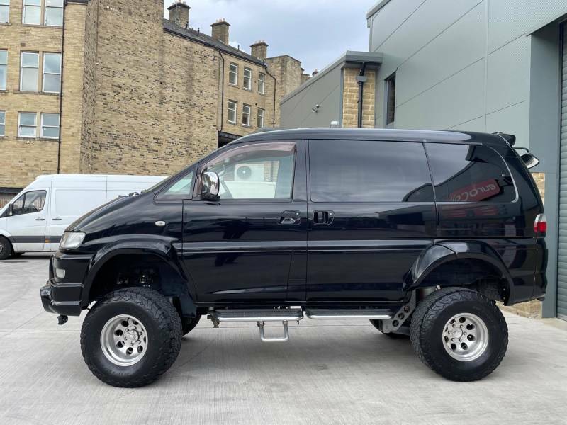 Mitsubishi Delica Spacegear 3.0 V6 Active Field Ed Lifted - 1996 N Black #3