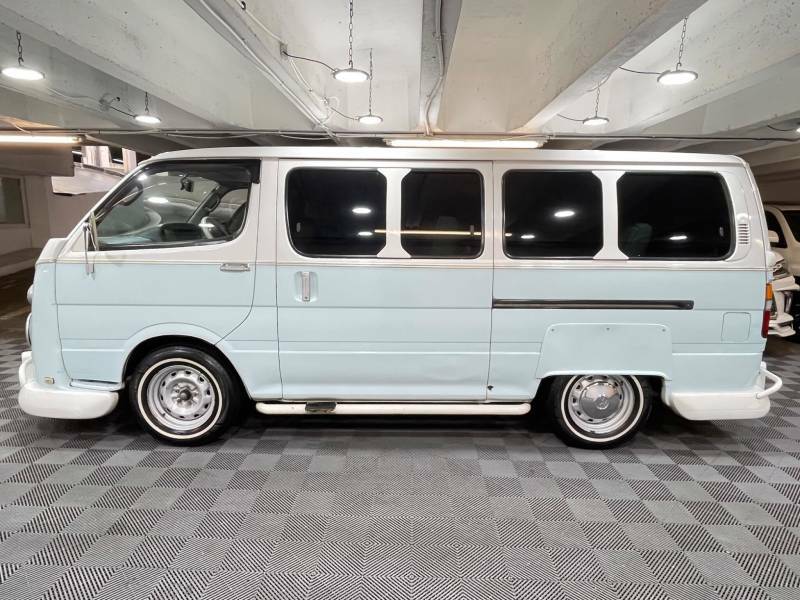 Toyota HiAce Deluxe 3.0 Turbo Long Retro  #2
