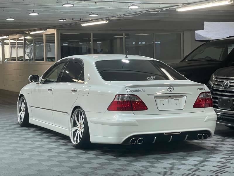 Toyota Crown 3.0 V6 Royal Saloon G Jdm Vip Stanced - 2005 55 White #3