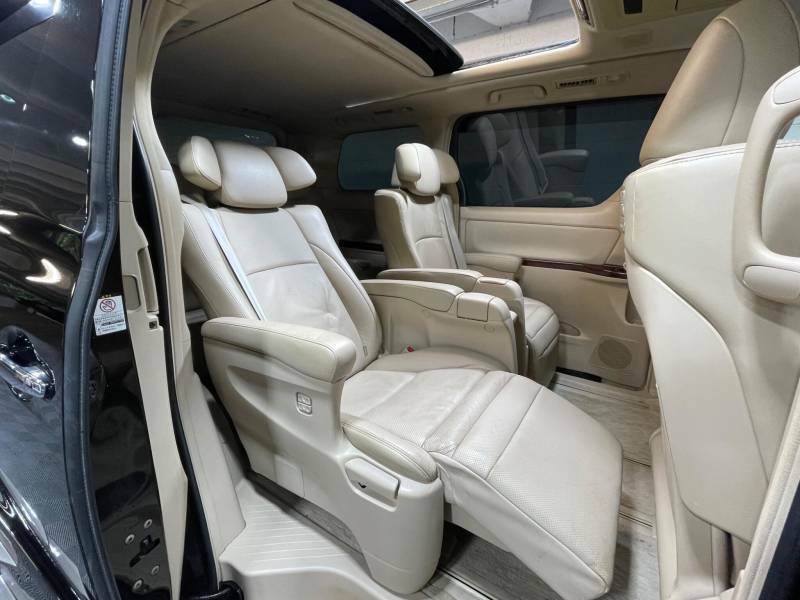 Toyota Vellfire 2008 White #11