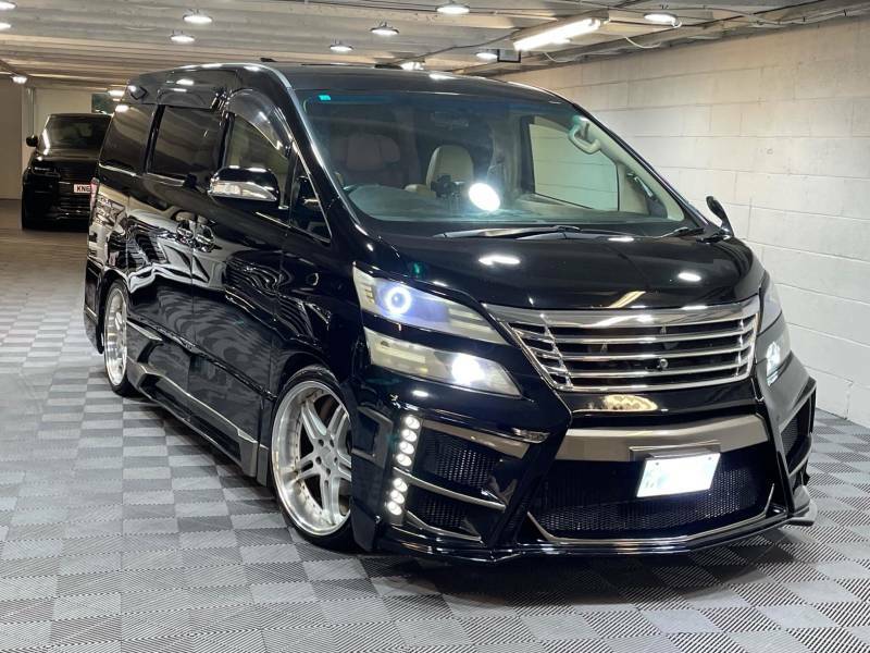 Toyota Vellfire 2008 White #19