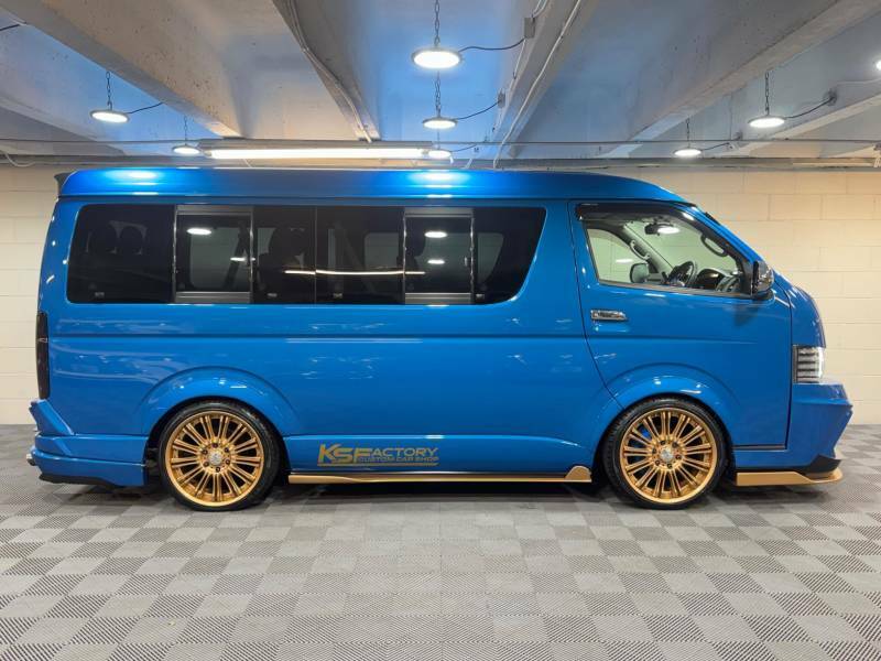 Toyota HiAce Panel Van White #5
