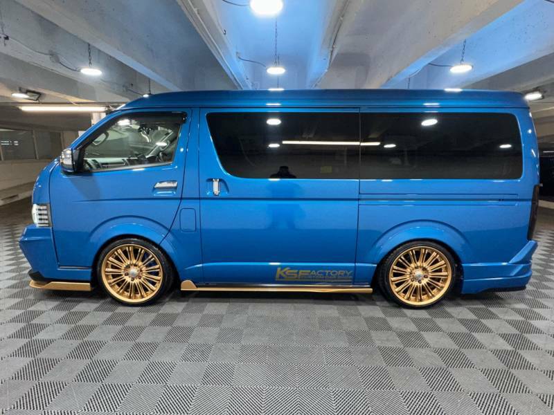 Toyota HiAce Panel Van White #2