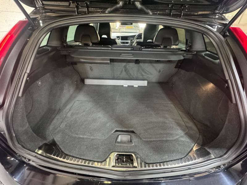 Volvo V60 2.0 D4 Lux White #12