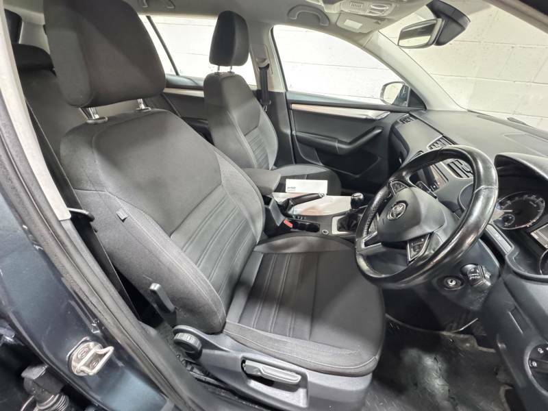 Skoda Octavia 1.5 Tsi Se L White #7