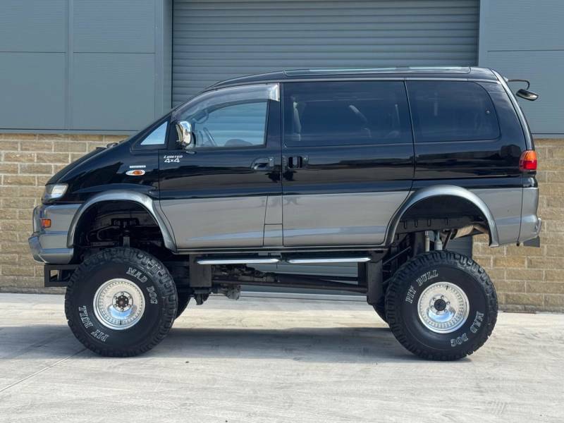 Mitsubishi Delica Spacegear 3.0 V6 Super Exceed 4Wd Lifted - 2003 0 Black #2