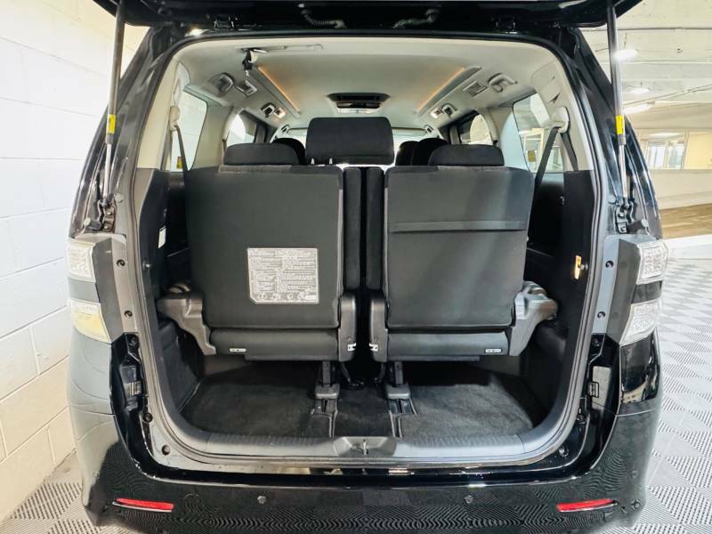 Toyota Vellfire 2.4 Z 8 Seats White #12