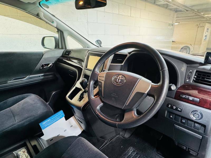 Toyota Vellfire 2.4 Z 8 Seats White #9
