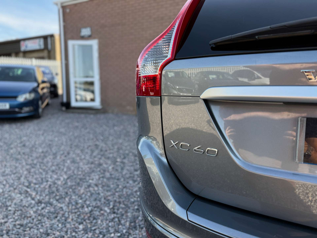 Volvo XC60 2.0 D4 R-design Lux Nav Suv Euro 6 Blue #34