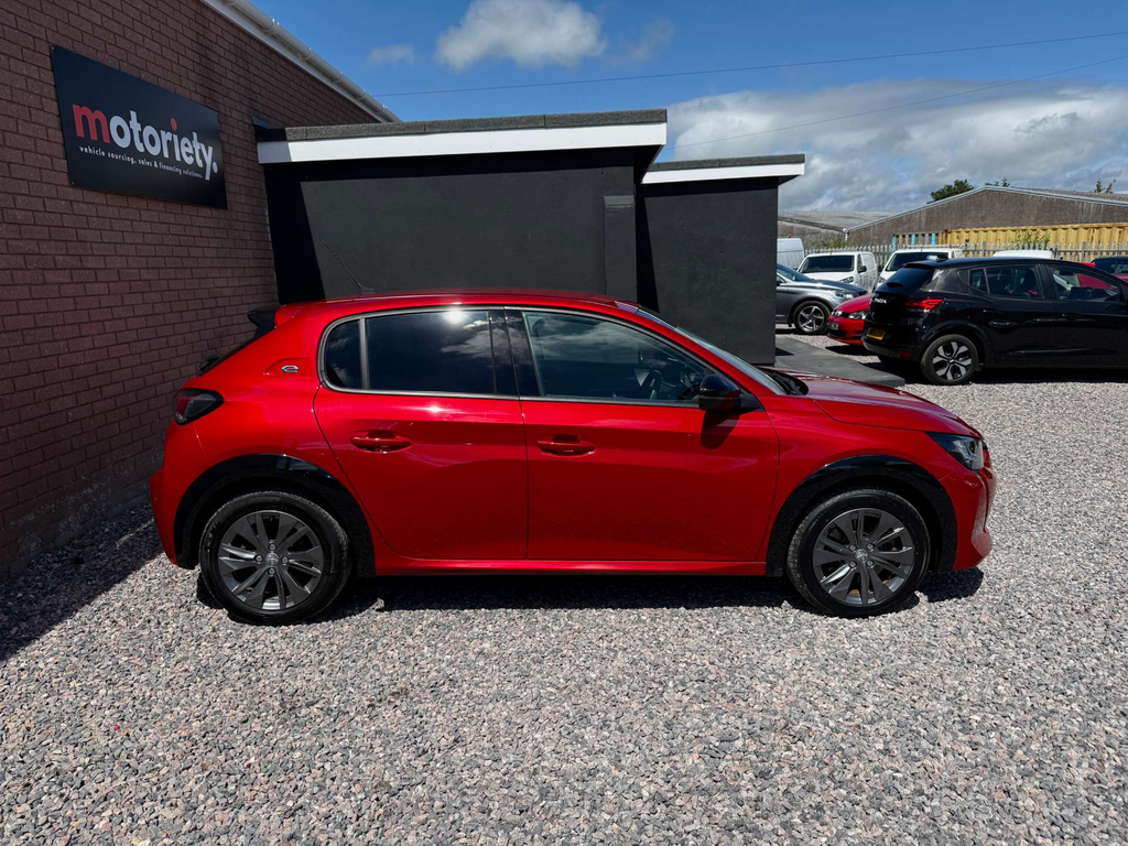 Peugeot e-208 100Kw Allure Premium 50Kwh Yellow #32