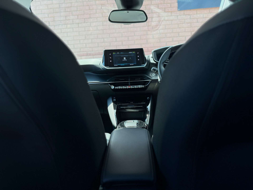 Peugeot e-208 100Kw Allure Premium 50Kwh Yellow #54