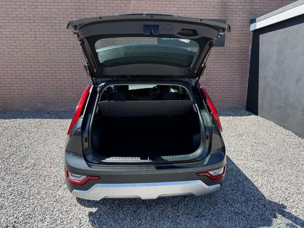 Kia Niro 4 Black #35