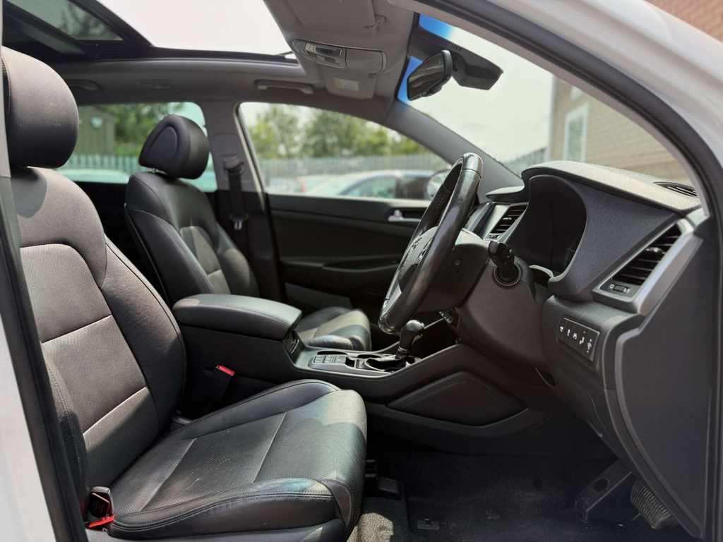 Hyundai Tucson 2017 17 Crdi Black #35