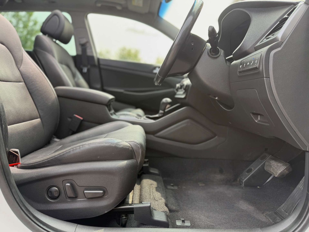 Hyundai Tucson 2017 17 Crdi Black #38