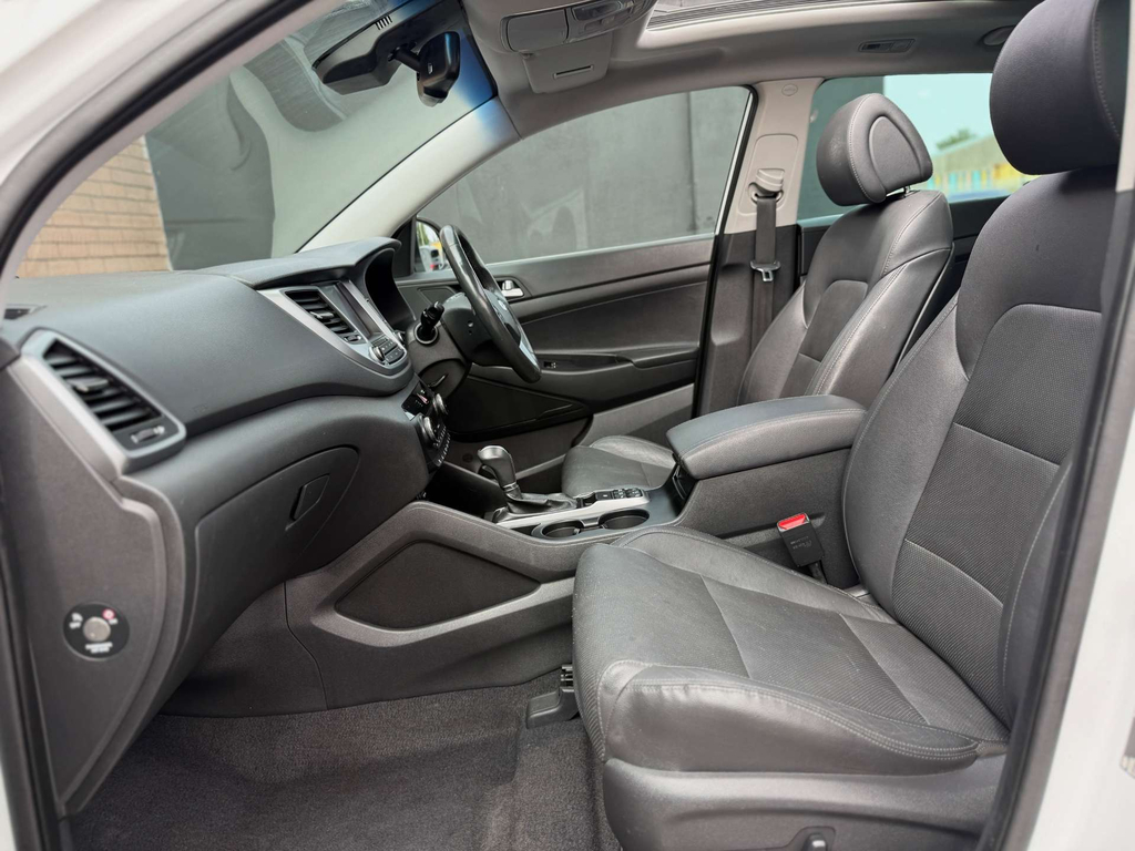 Hyundai Tucson 2017 17 Crdi Black #40