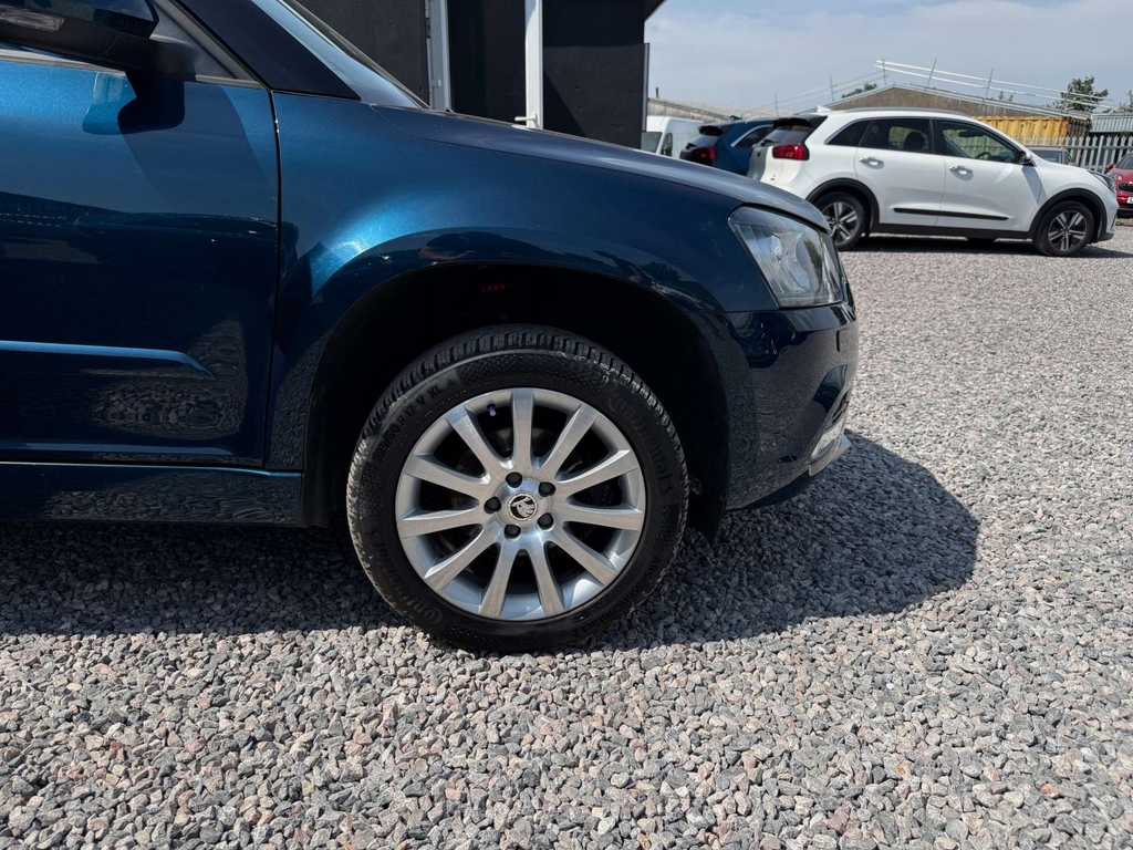 Skoda Yeti Suv 1.2 Red #31