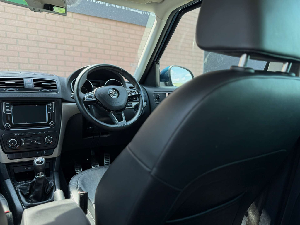 Skoda Yeti Suv 1.2 Red #51