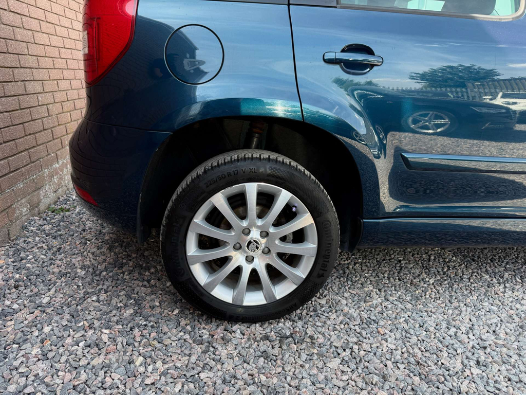 Skoda Yeti Suv 1.2 Red #29