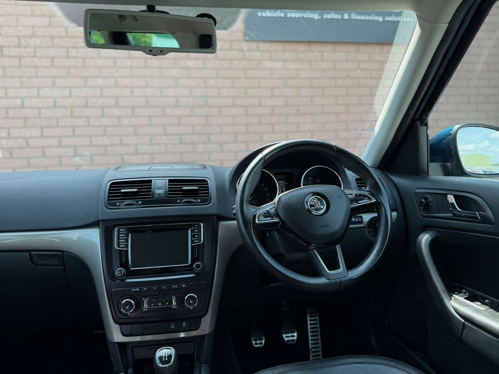Skoda Yeti Suv 1.2 Red #53