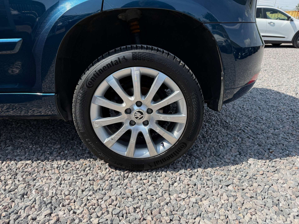 Skoda Yeti Suv 1.2 Red #16