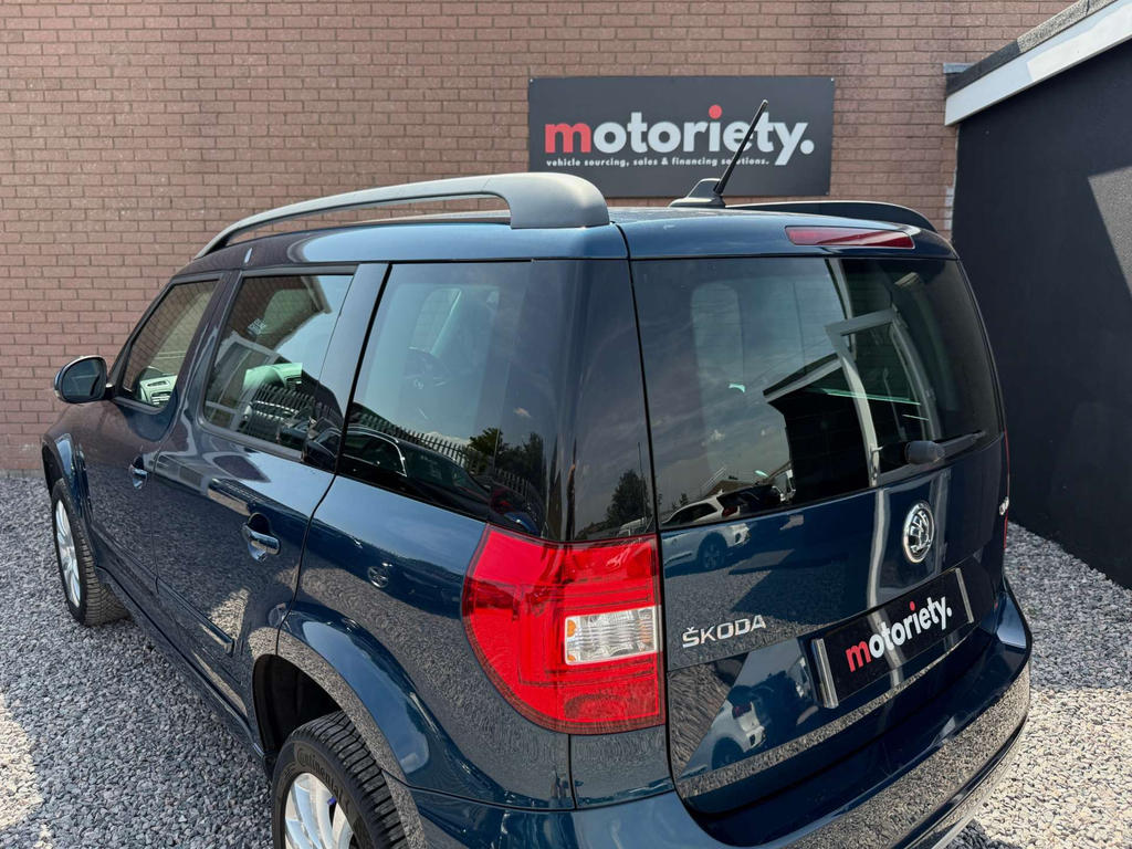 Skoda Yeti Suv 1.2 Red #18