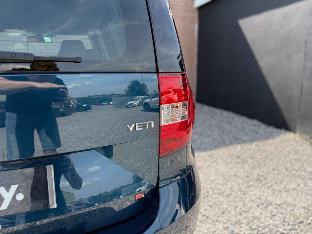 Skoda Yeti Suv 1.2 Red #24