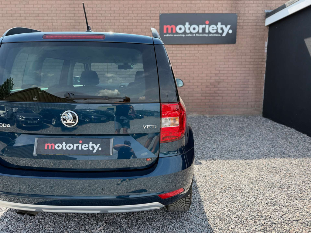 Skoda Yeti Suv 1.2 Red #23