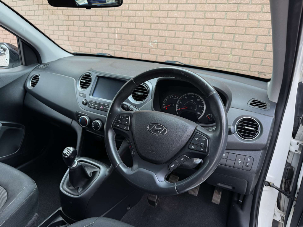 Hyundai I10 Play  #3