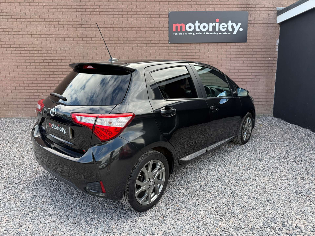 Toyota Yaris Red #30
