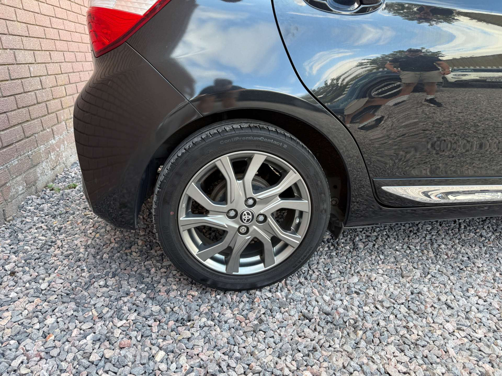 Toyota Yaris Red #32
