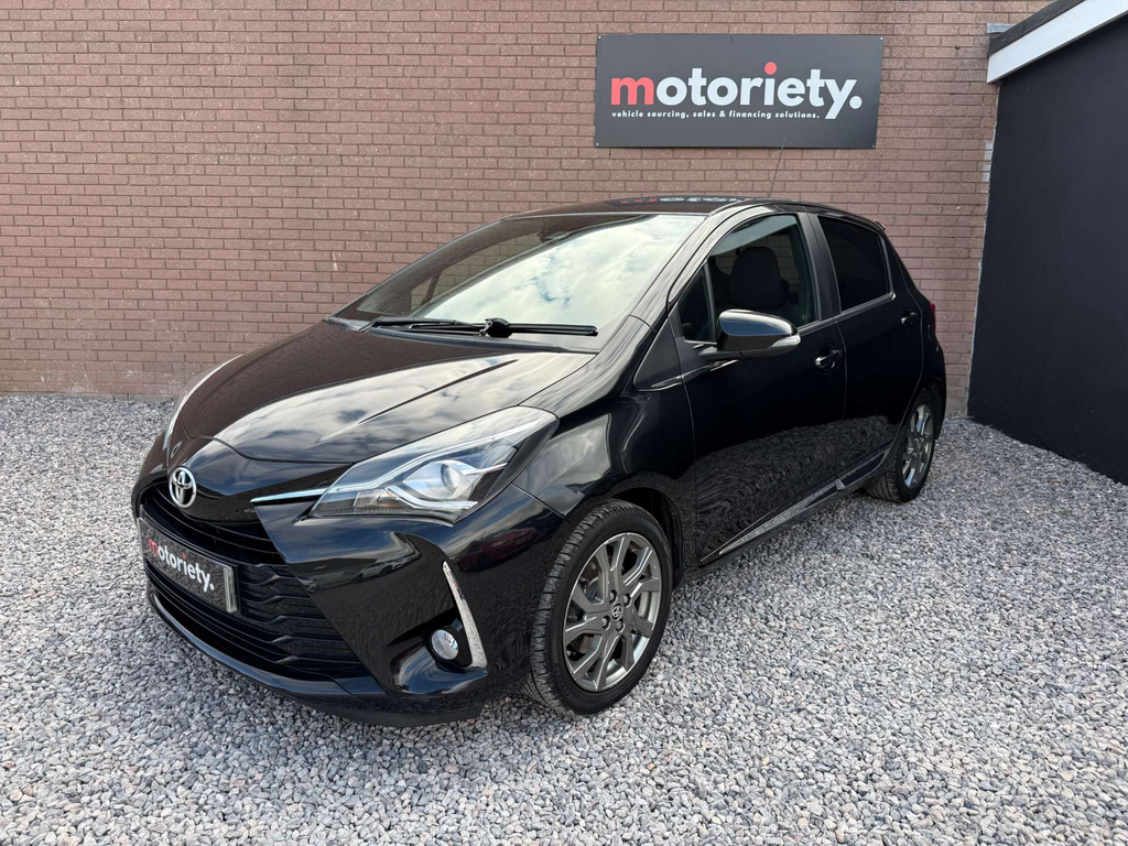 Toyota Yaris Red #15