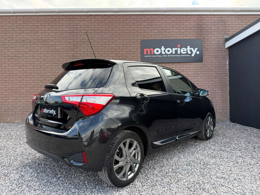 Toyota Yaris Red #28