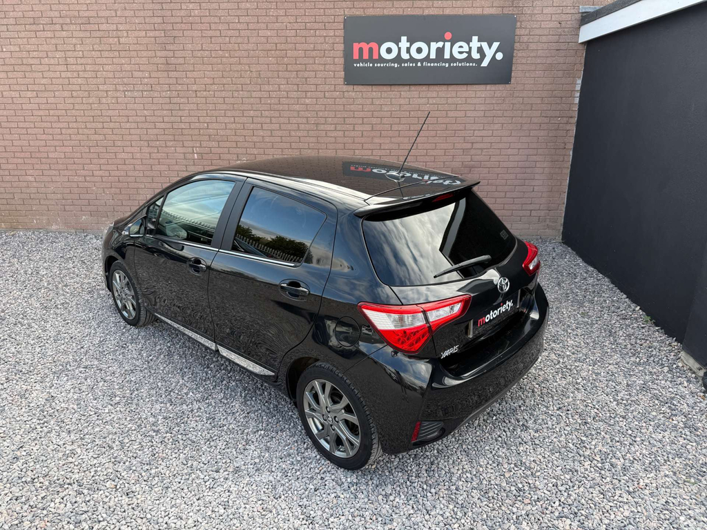 Toyota Yaris Red #22