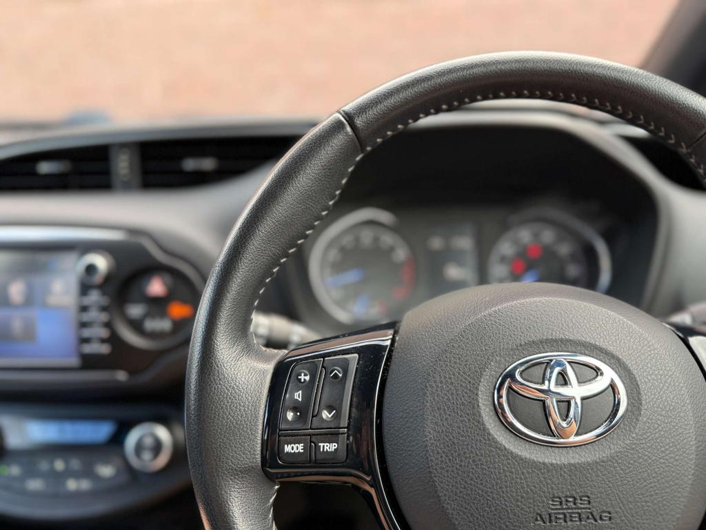 Toyota Yaris Red #69