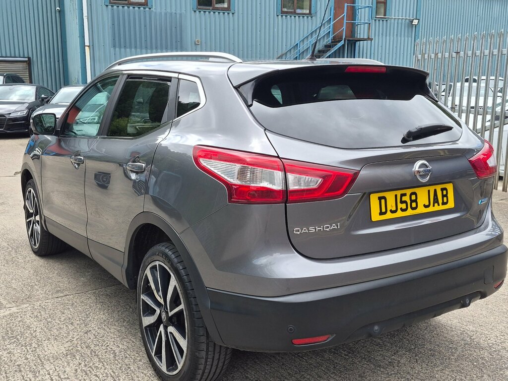 Nissan Qashqai 1.5 Dci N-tec Black #4