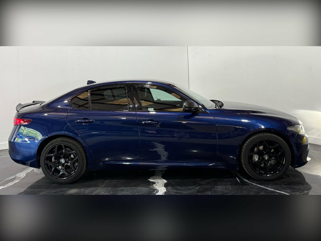 Alfa Romeo Giulia 2.0T Nero Edizione Saloon Euro 6 Blue #4