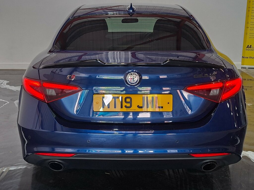 Alfa Romeo Giulia 2.0T Nero Edizione Saloon Euro 6 Red #5
